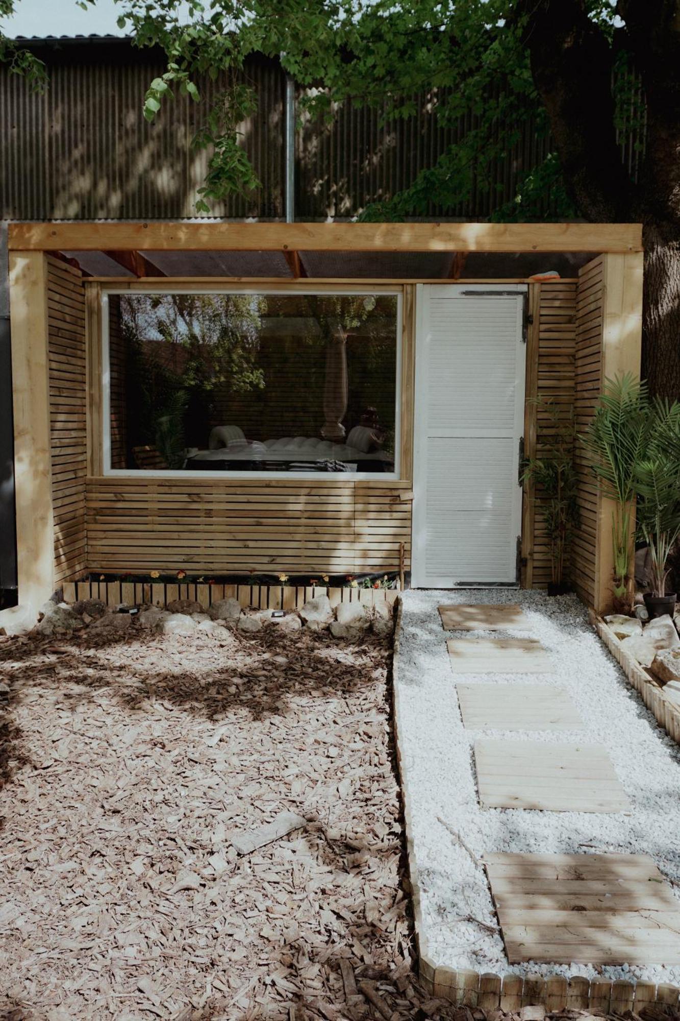 Le Chalet Tipi Avec Jacuzzi Et Jardin Troyes Exteriör bild